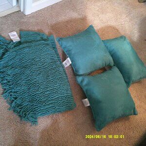 Turquoise Pillow and Blanket Set